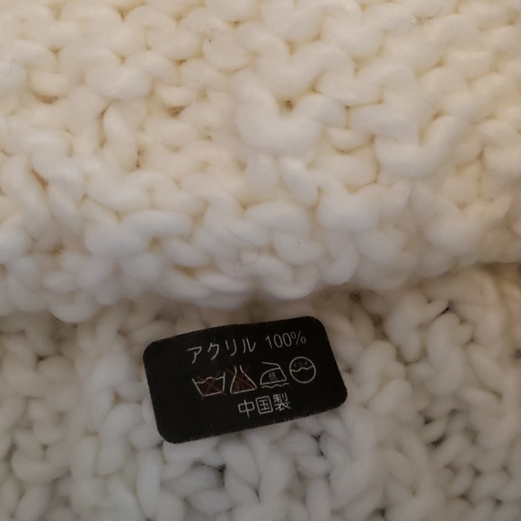 Knitted hat - Picture 2 of 2